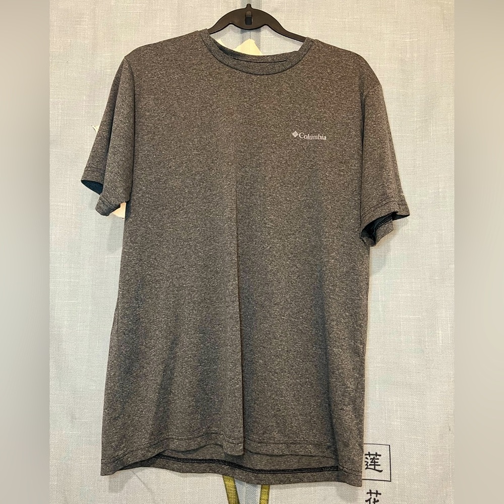 NWOT: Mens Columbia Sportswear Shirt✨